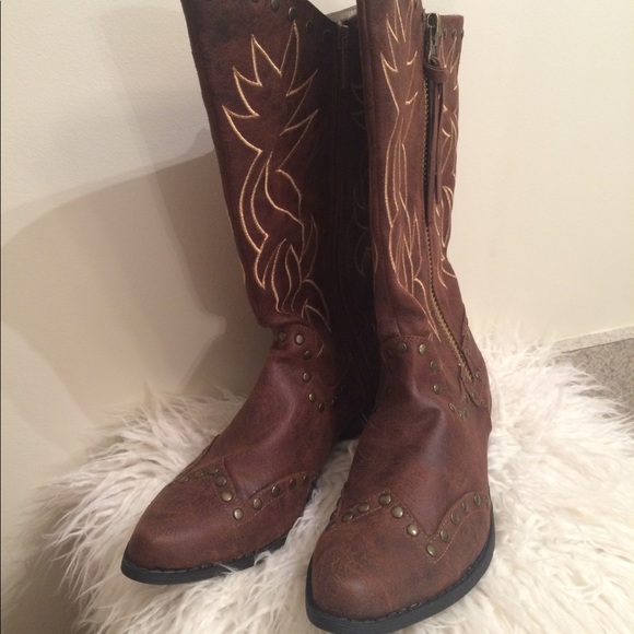 Michael Antonio Bermuda Whiskey Boots - Picture 1 of 3